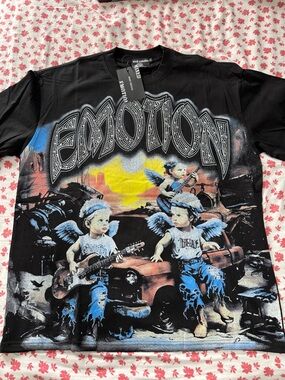 Mixed Emotion Graphic Black Short-Sleeve Tee with Angel Band Print